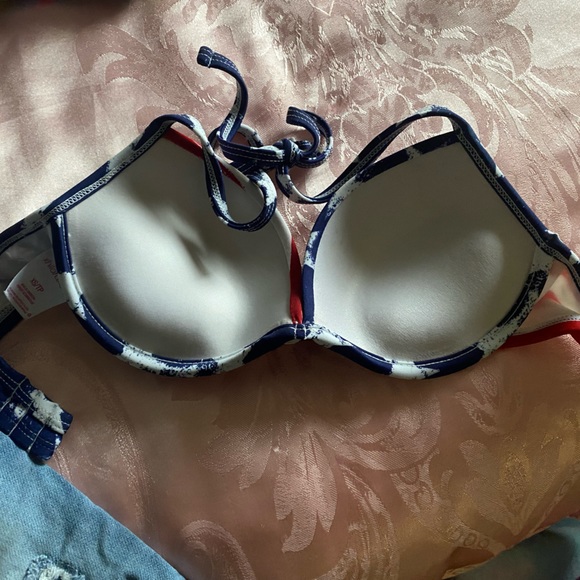 bikini top / bathing suit top - Picture 2 of 3